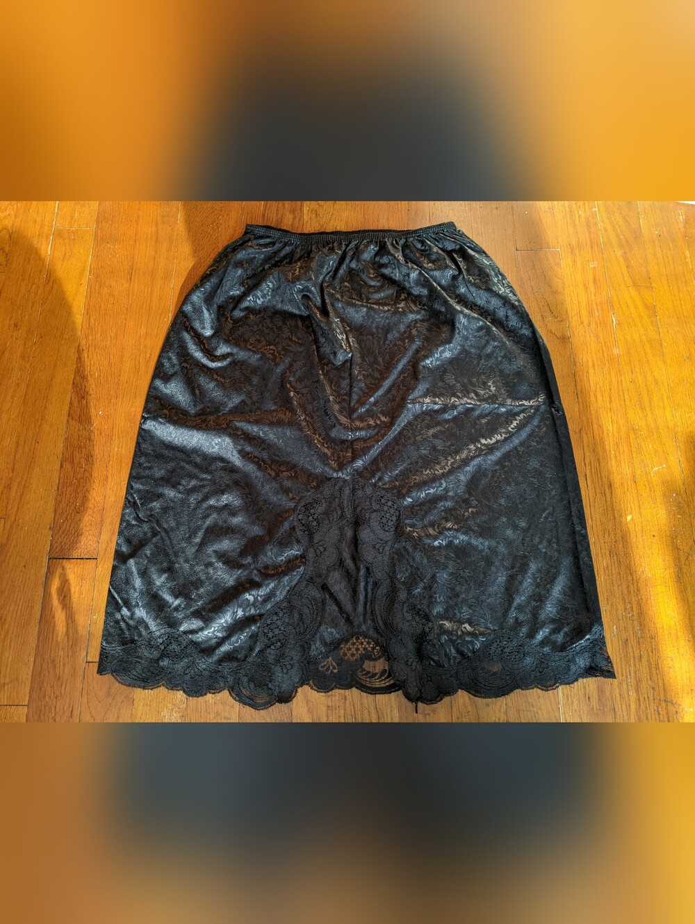 Vintage slip skirt. - Picture 2 of 3